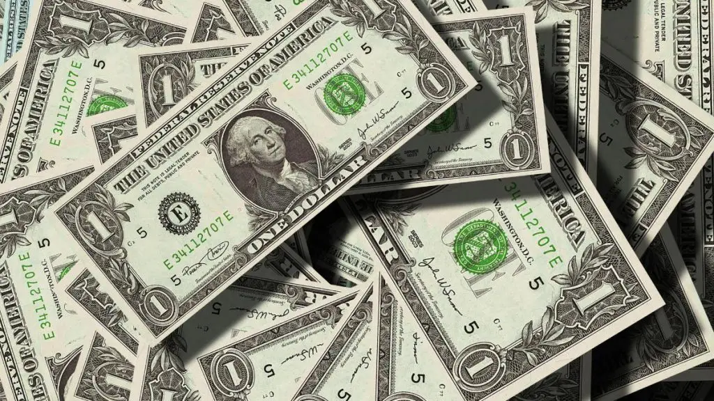 33 Powerful Affirmations to Attract Money and Wealth